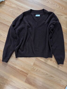 Hollister Women’s Dark Brown V-Neck Sweater